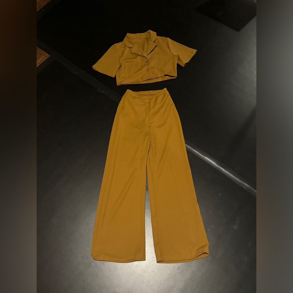 Weissman AXS 2 piece pants & cropped short sleeve jacket brown/cinnamon color